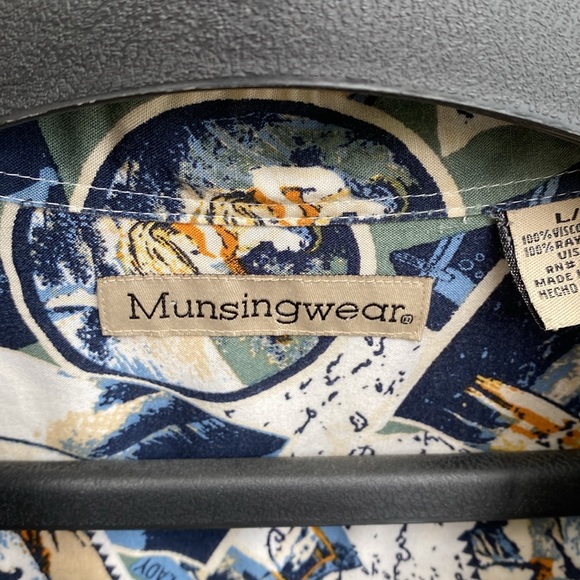 Vintage Men’s Hawaiian Shirt - Picture 3 of 6